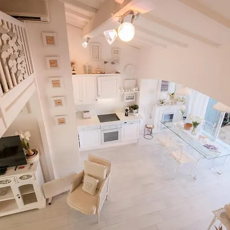 Charmante Maison Provencale, Avec Piscine *