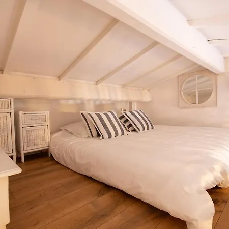 Charmante Maison Provencale, Avec Piscine Lejlighed *