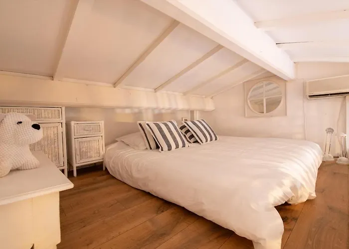 Charmante Maison Provencale, Avec Piscine Apartment *